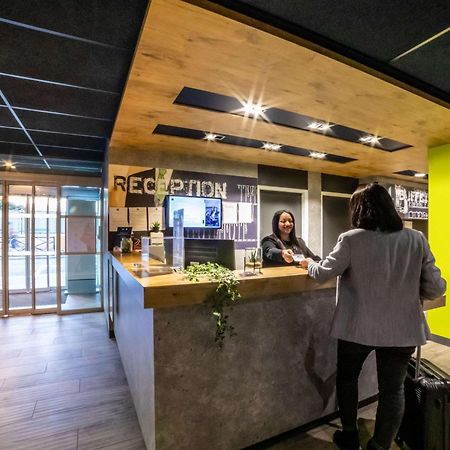 ibis budget Paris Clichy Mairie Exterior foto