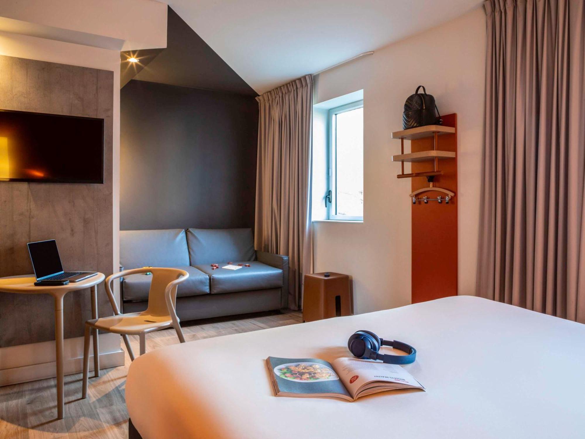 ibis budget Paris Clichy Mairie Exterior foto