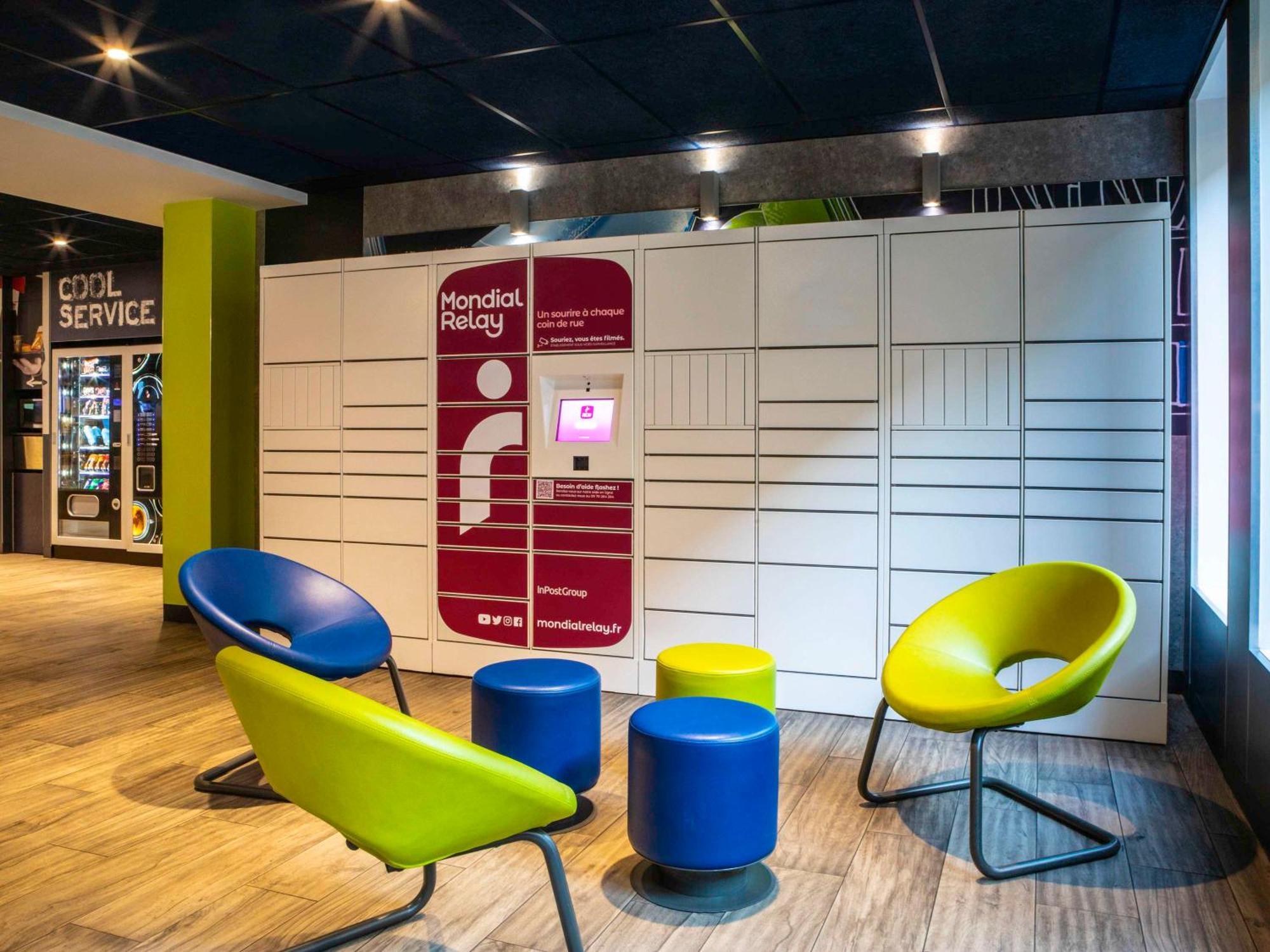 ibis budget Paris Clichy Mairie Exterior foto