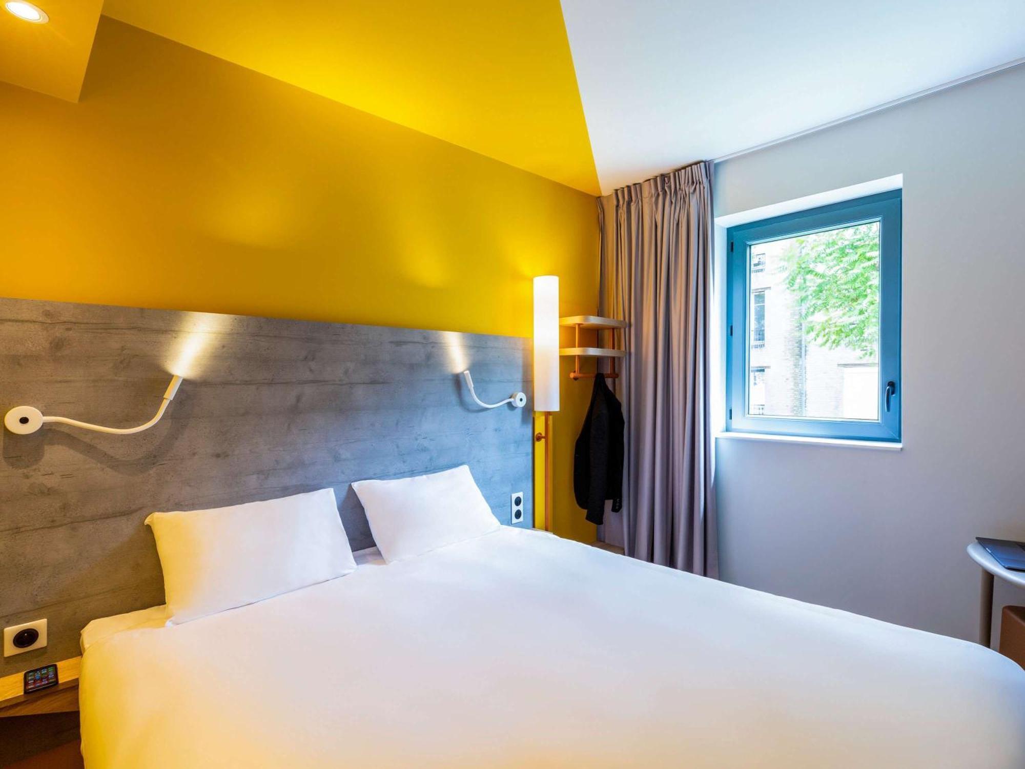 ibis budget Paris Clichy Mairie Exterior foto