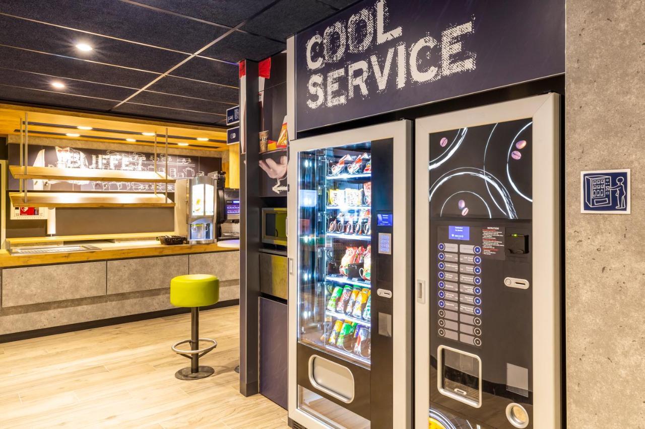 ibis budget Paris Clichy Mairie Exterior foto