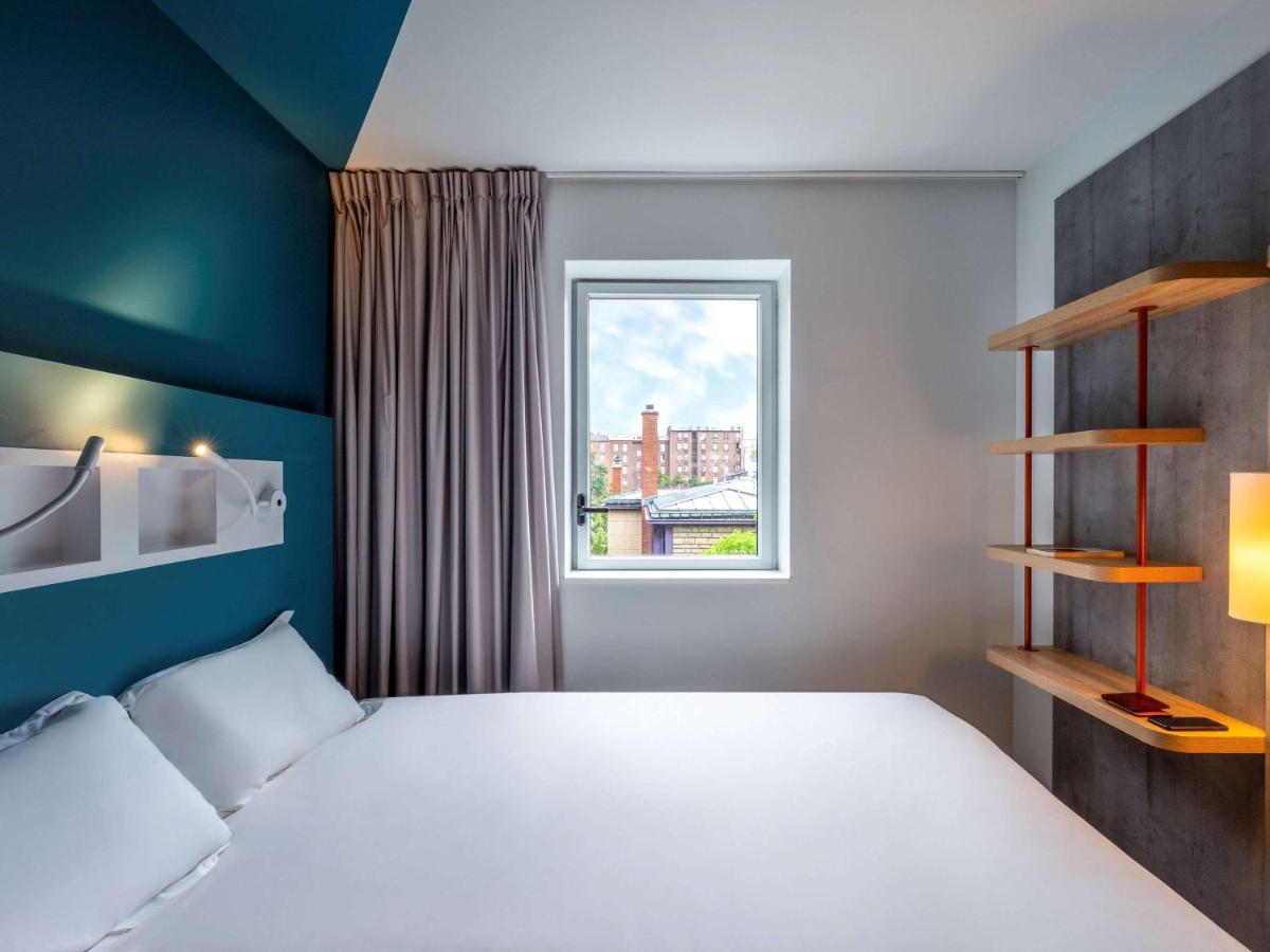 ibis budget Paris Clichy Mairie Exterior foto